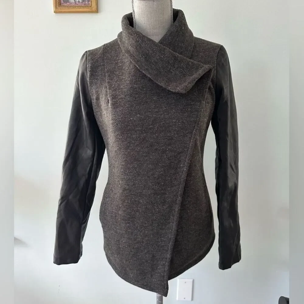Fabletics Milano Coat Grey Black Faux Leather Sleeve Wrap Jacket size Small - Picture 2 of 10